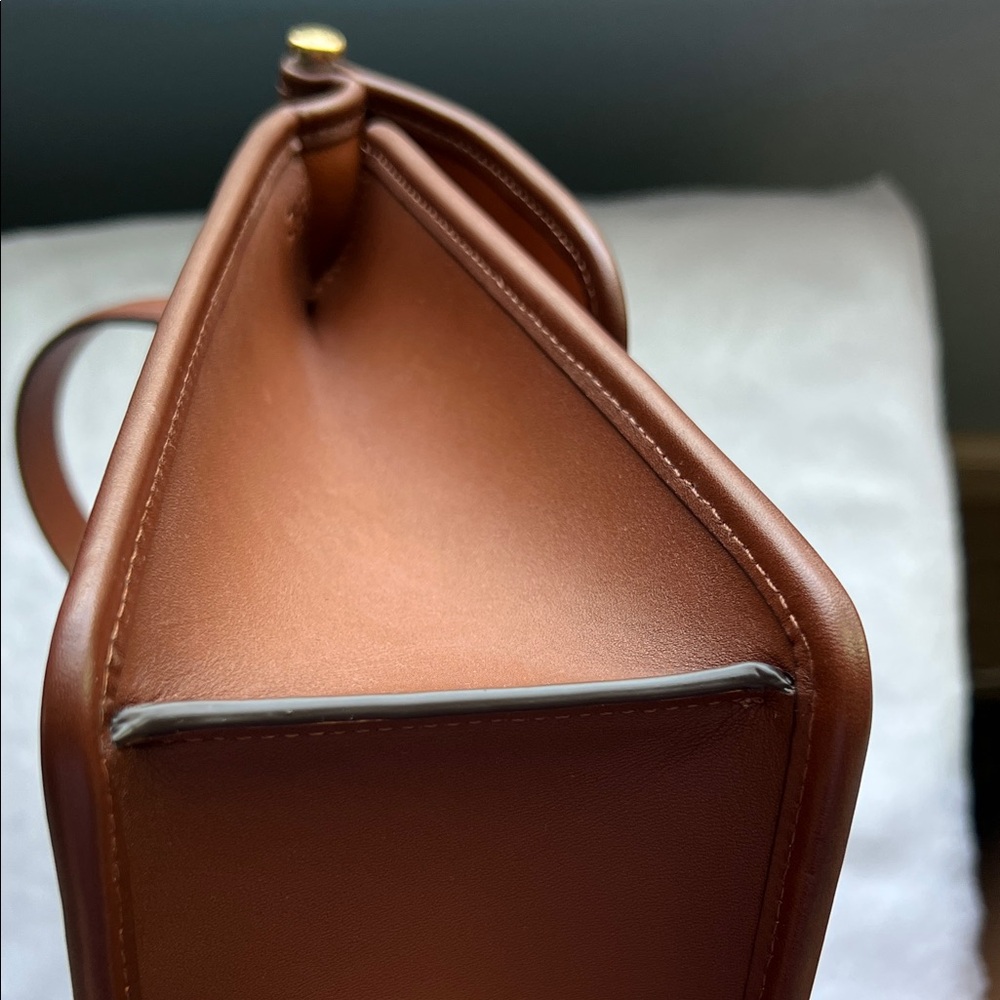 Coach Willis top handle. Tan Brown Leather Top Handle Satchel with Gold Turnlock - Picture 6 of 11